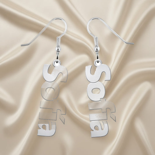 Boucles d'oreilles prénom vertical en argent massif