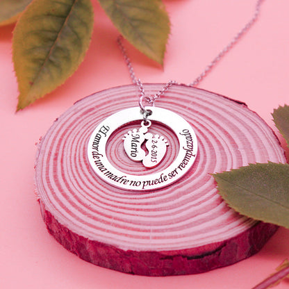 Collier argent 925 personnalisé avec cercle, phrase et pieds d'enfant