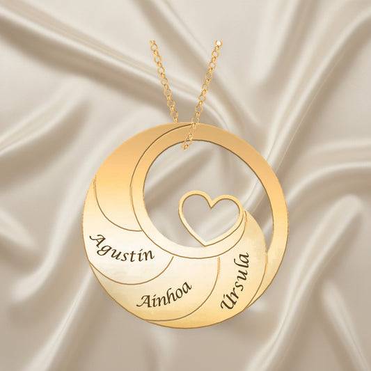 Collier cercle plaqué or avec cœur et prénoms personnalisables
