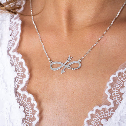 Collier en argent avec infini et flèche
