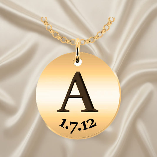 Collier en argent avec initiale et date gravée plaquée or