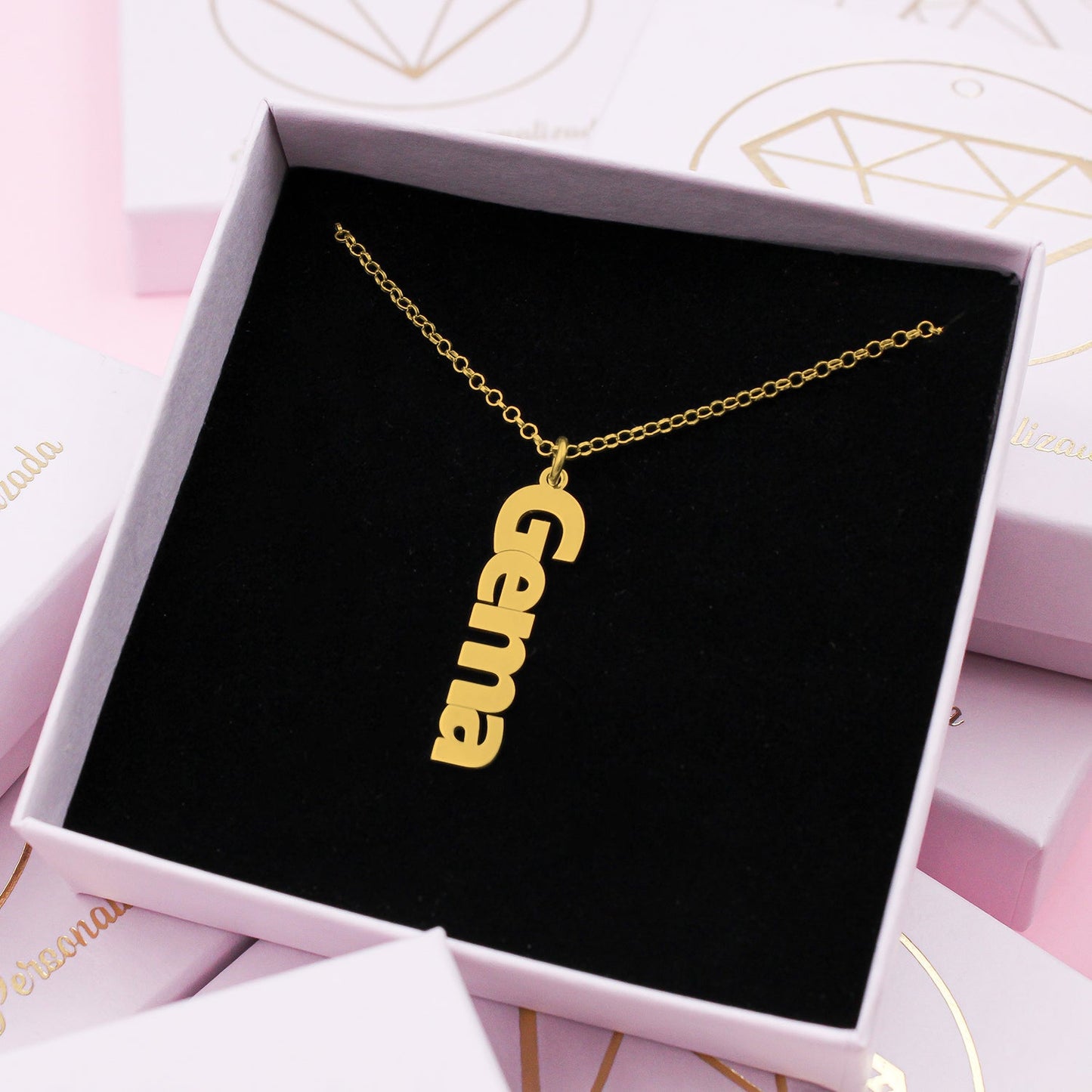 Collier Personnalisé Prénoms Verticaux Plaqué Or