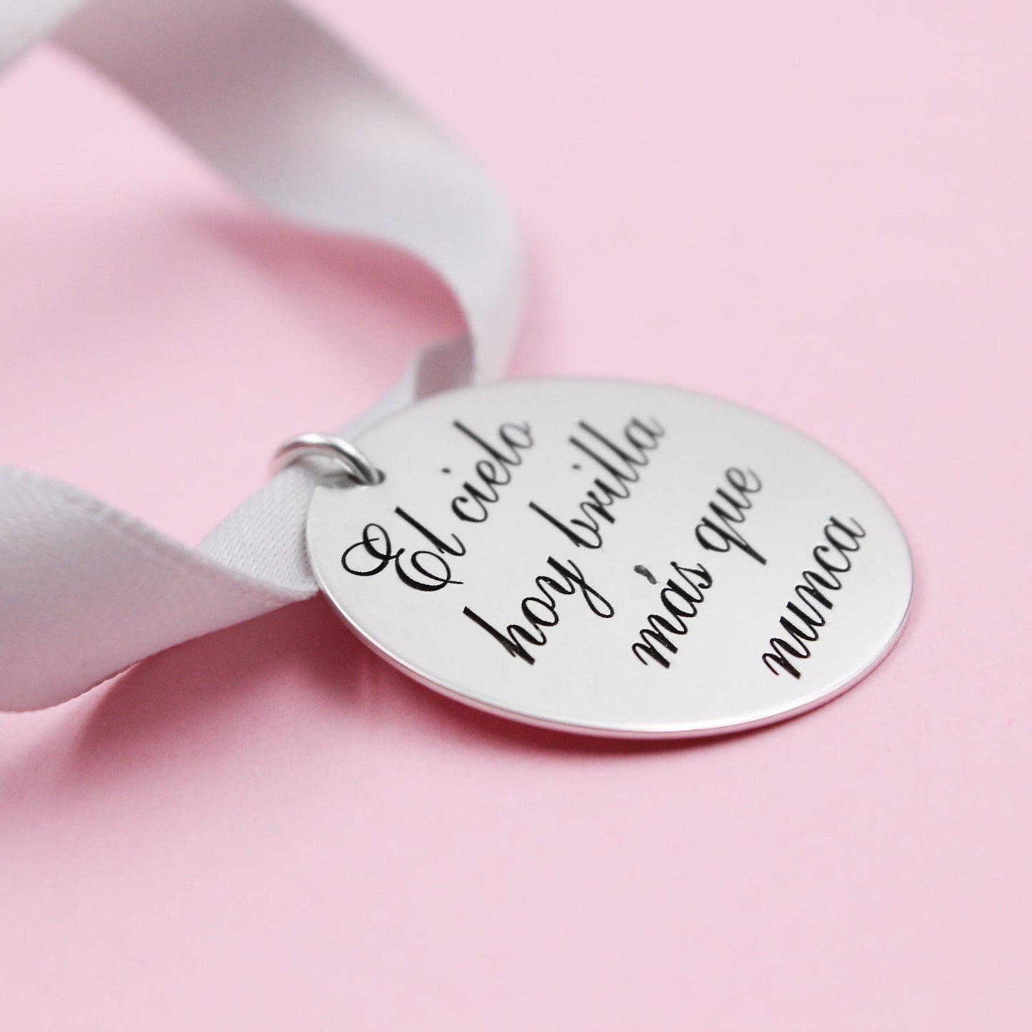 Médaille Personnalisée en Argent 925 pour Bouquet de Mariée