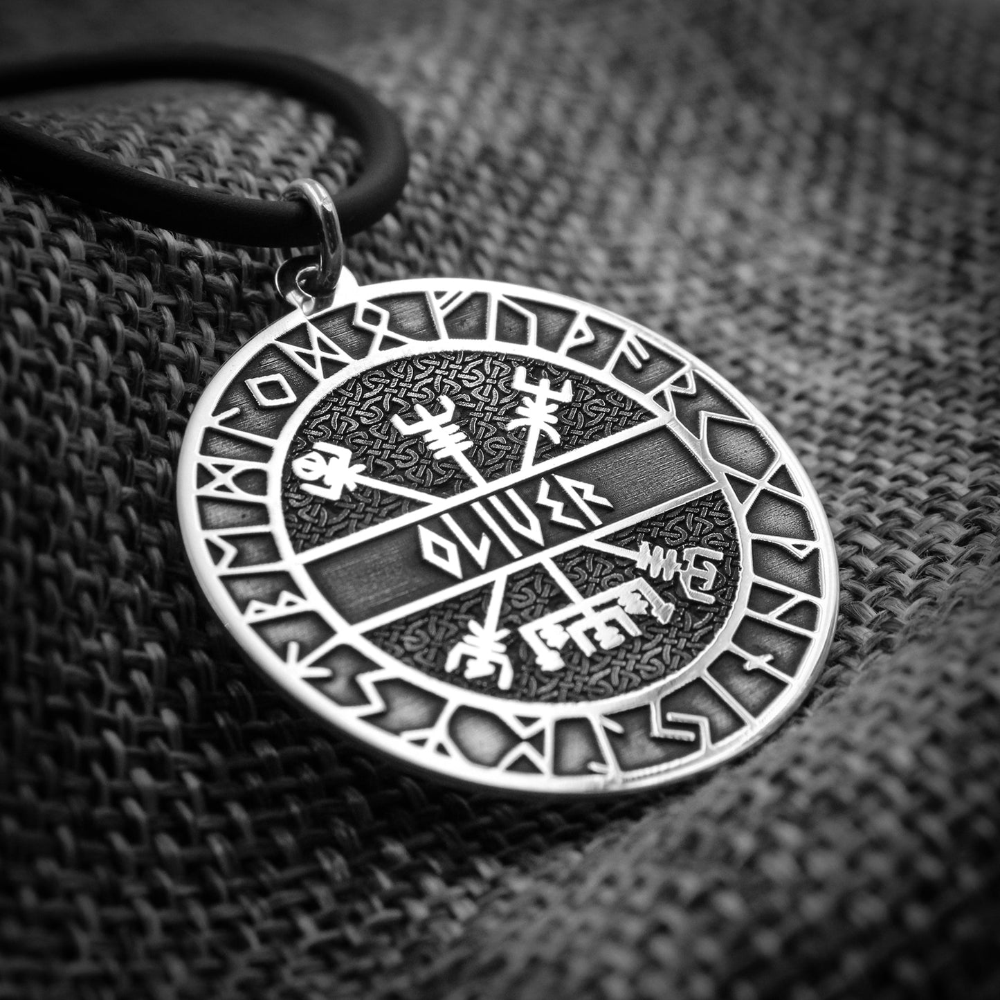Pendentif Viking Vegvísir Personnalisable en Argent 925